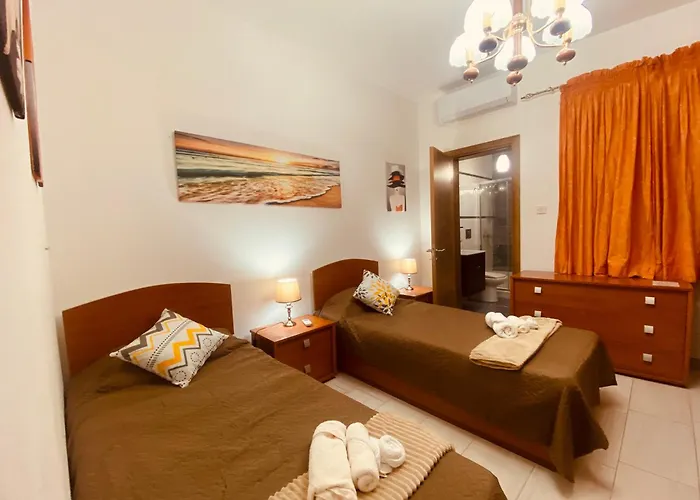 Bugibba Modern Apartment *